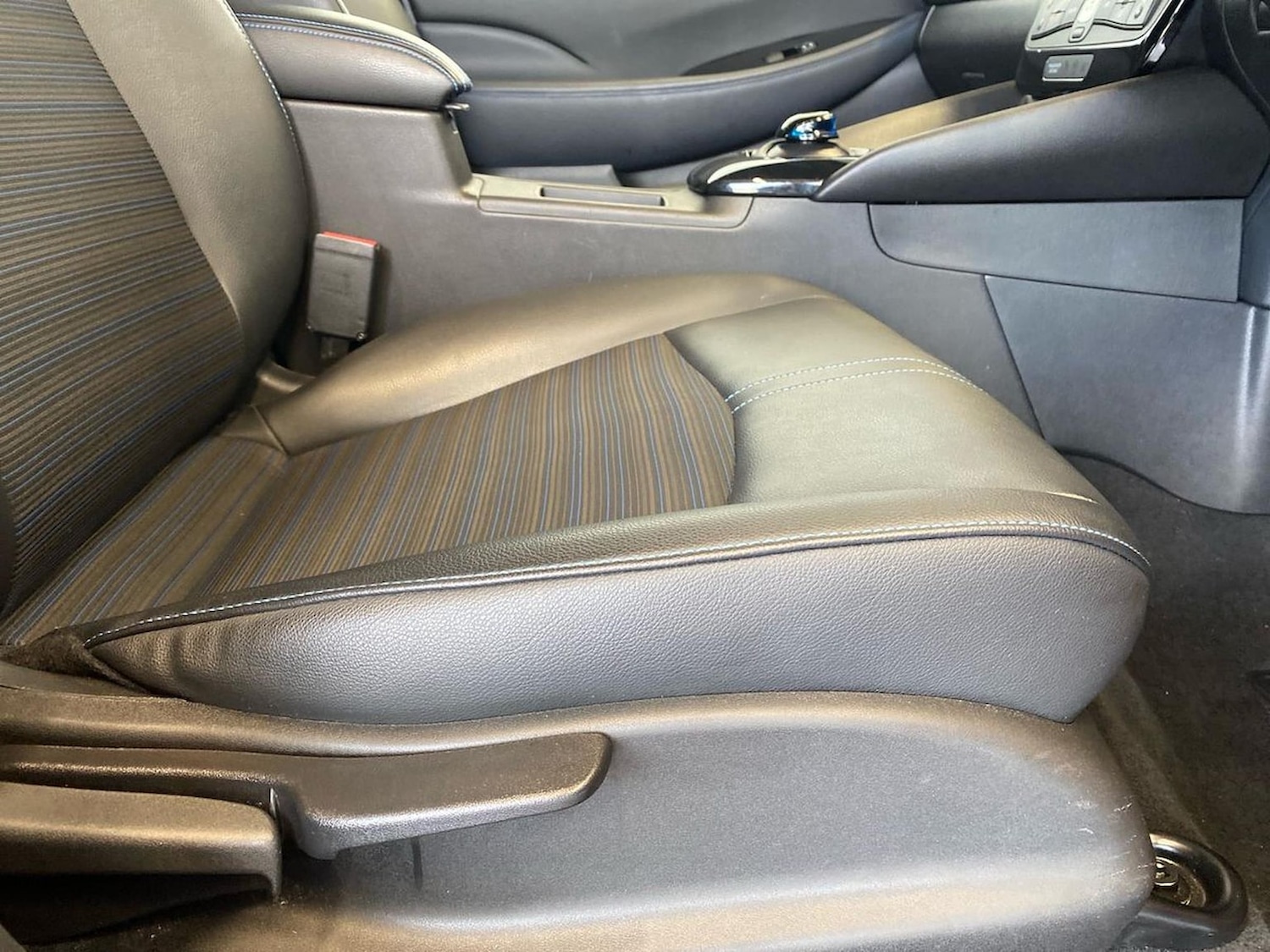 Used Nissan Leaf 2021 for sale - 76663045: Photo 30