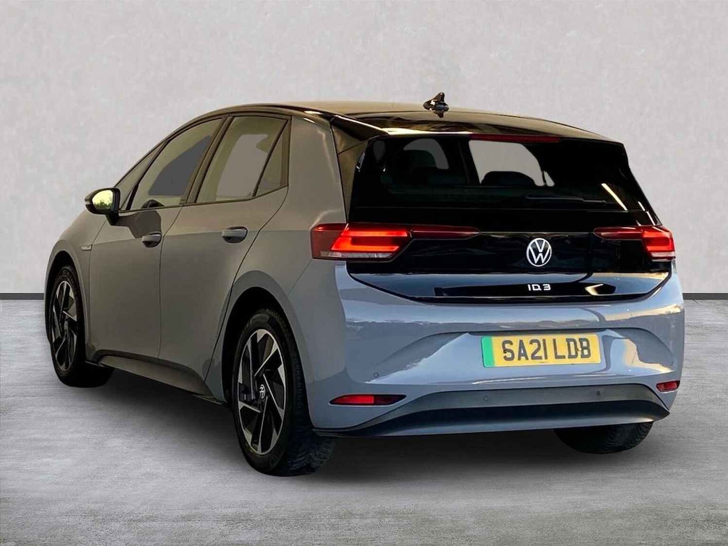 Used Volkswagen ID.3 2021 for sale - 76713216: Photo 2