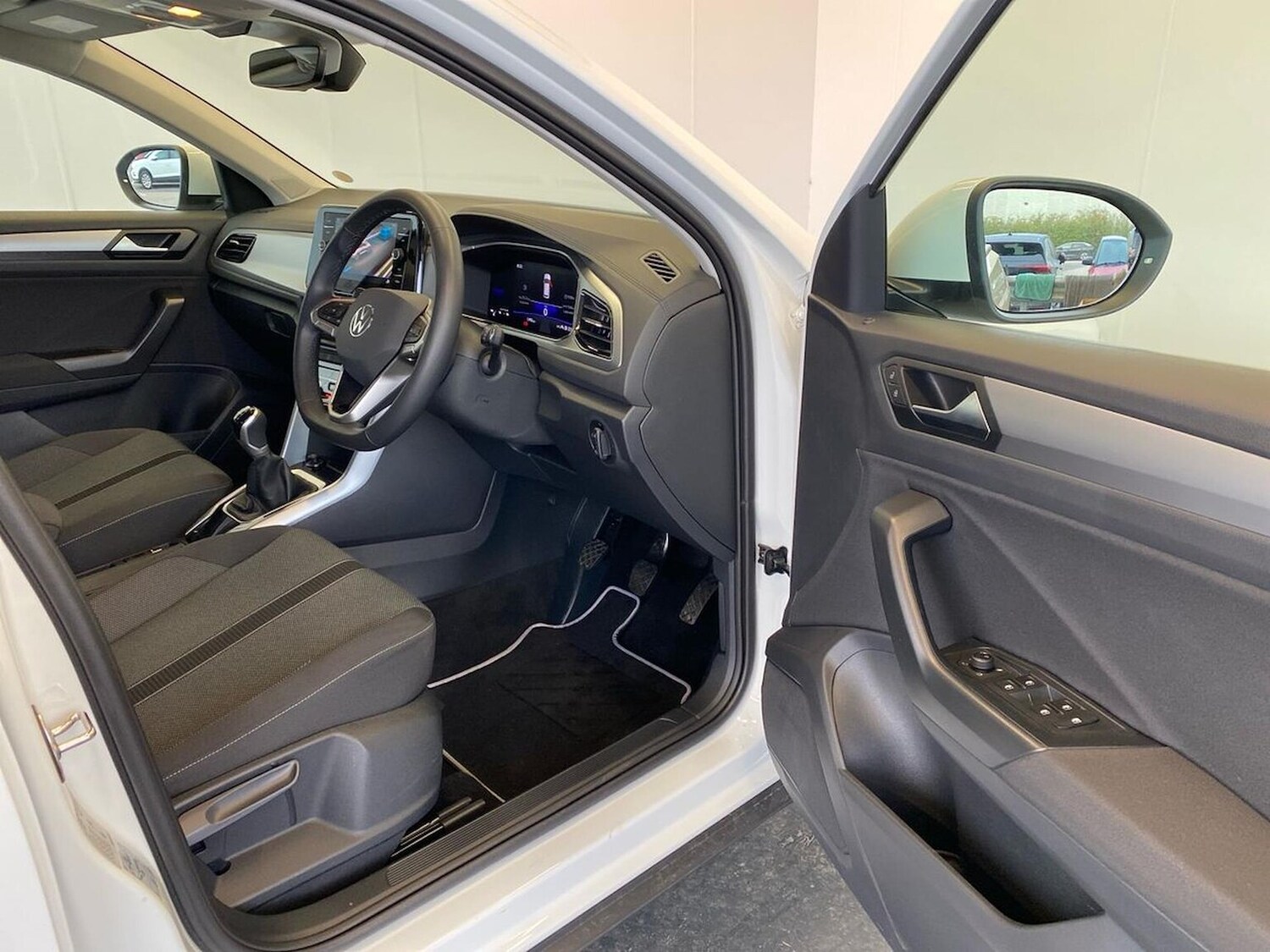 Used Volkswagen T-Roc 2025 for sale - 78194938: Photo 21