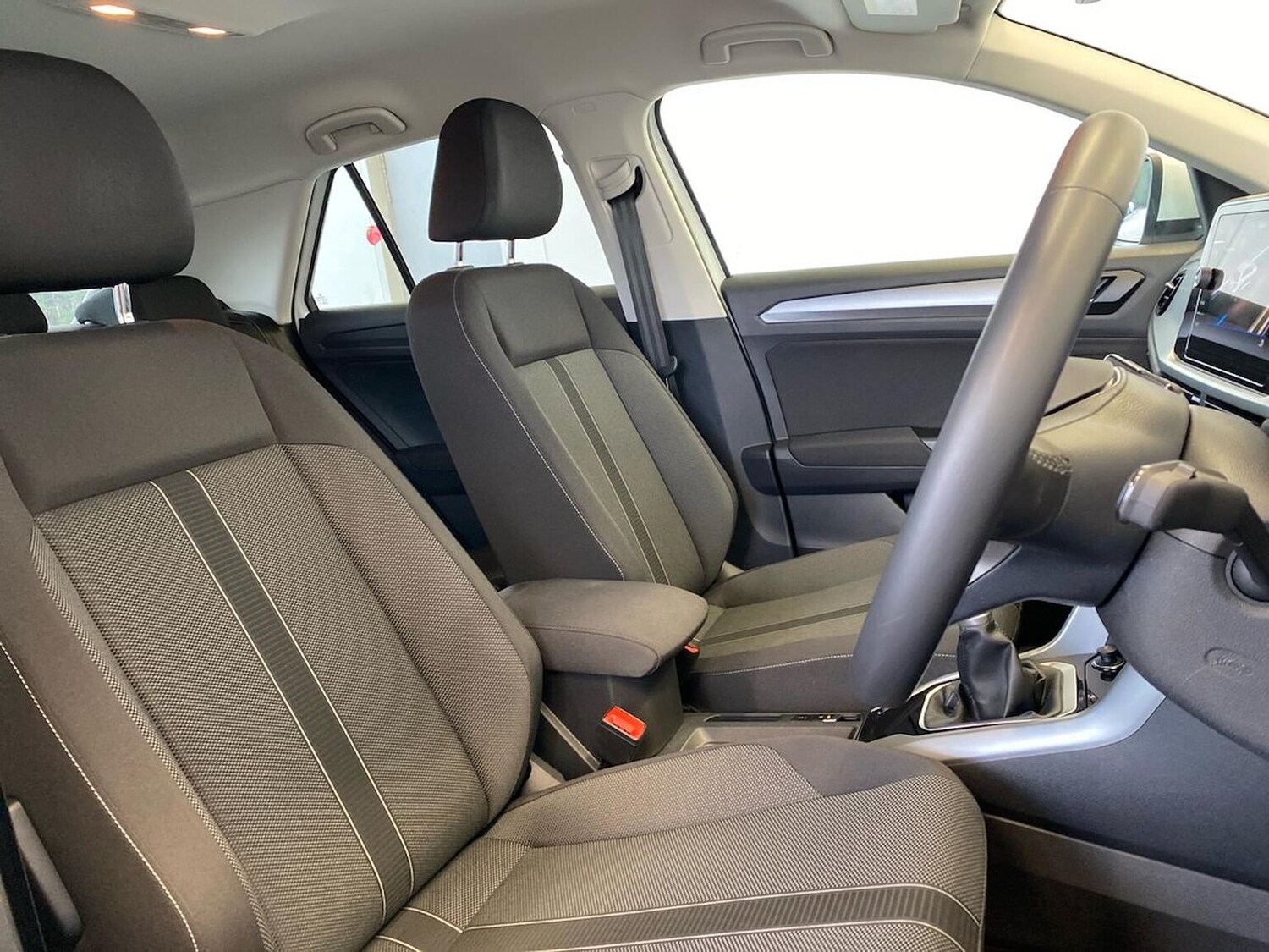 Used Volkswagen T-Roc 2025 for sale - 78194938: Photo 32