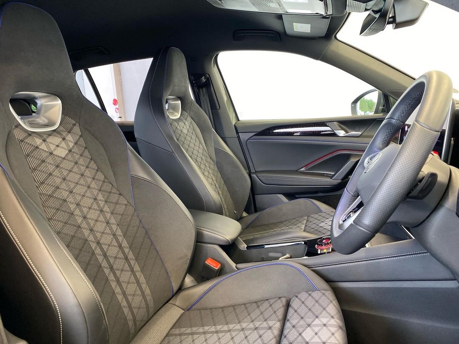 Used Volkswagen Tiguan 2025 for sale - 78121884: Photo 32