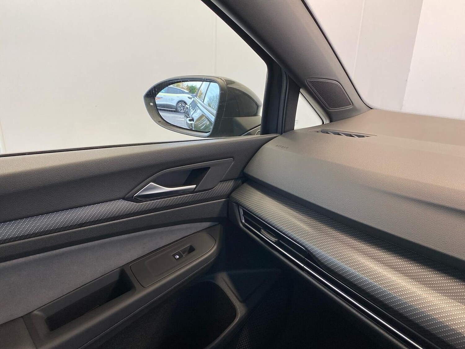 Used Volkswagen Golf 2023 for sale - 76543059: Photo 31