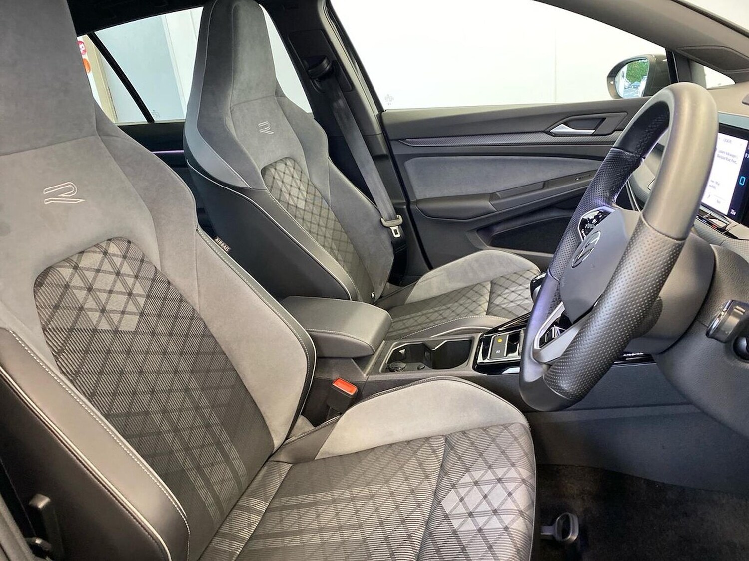 Used Volkswagen Golf 2023 for sale - 76543059: Photo 32