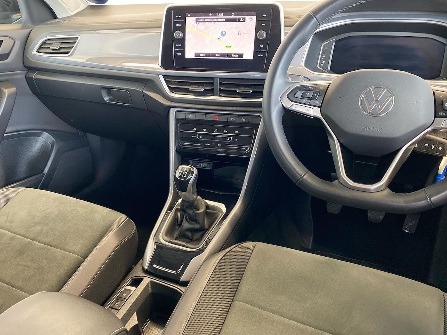 Used Volkswagen T-Roc 2024 for sale - 75994958: Photo 13