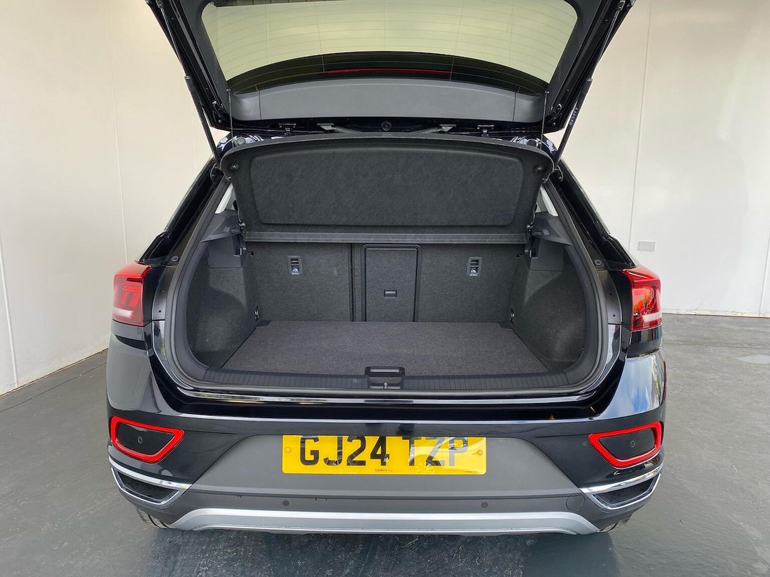 Used Volkswagen T-Roc 2024 for sale - 75994958: Photo 17