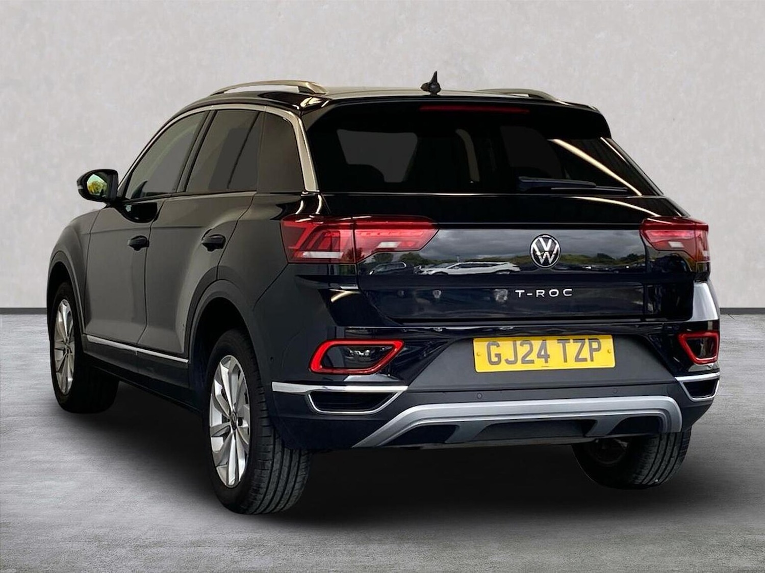 Used Volkswagen T-Roc 2024 for sale - 75994958: Photo 2
