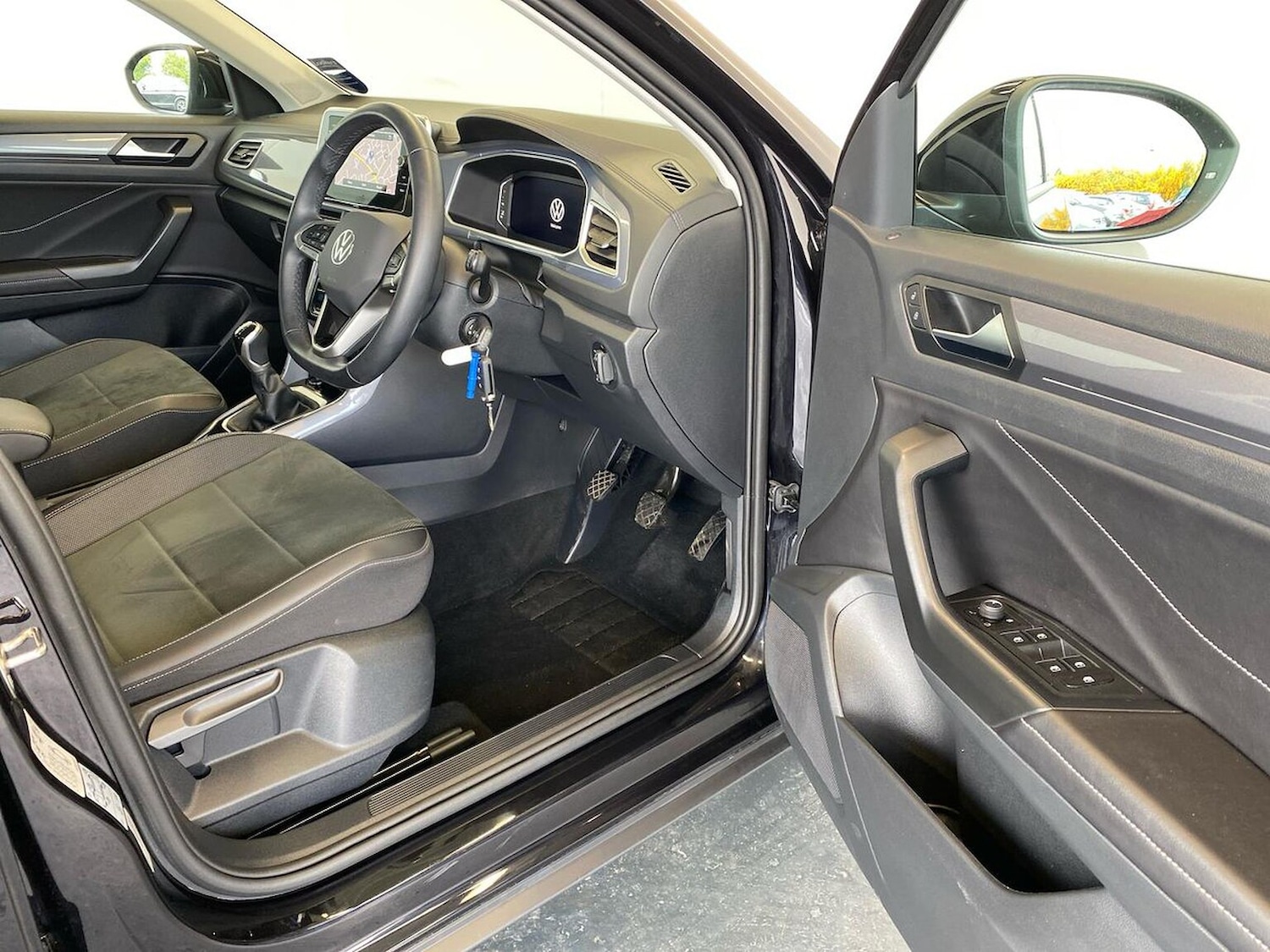 Used Volkswagen T-Roc 2024 for sale - 75994958: Photo 21