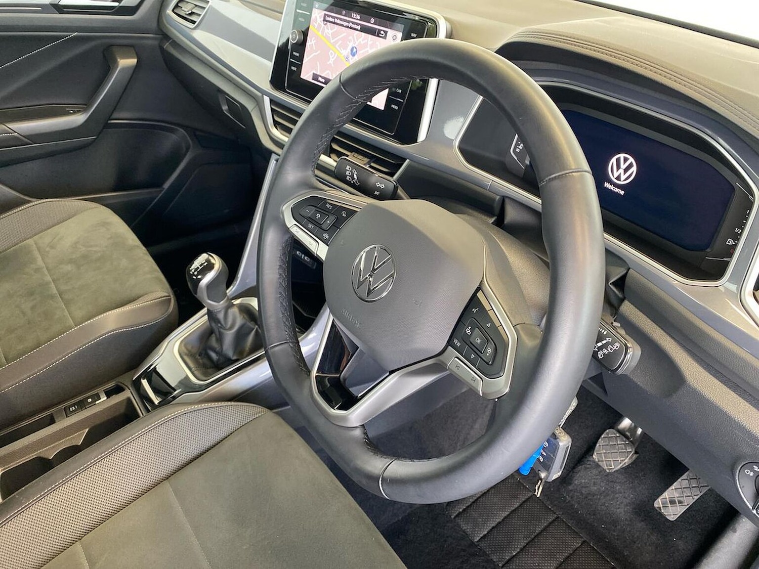 Used Volkswagen T-Roc 2024 for sale - 75994958: Photo 27
