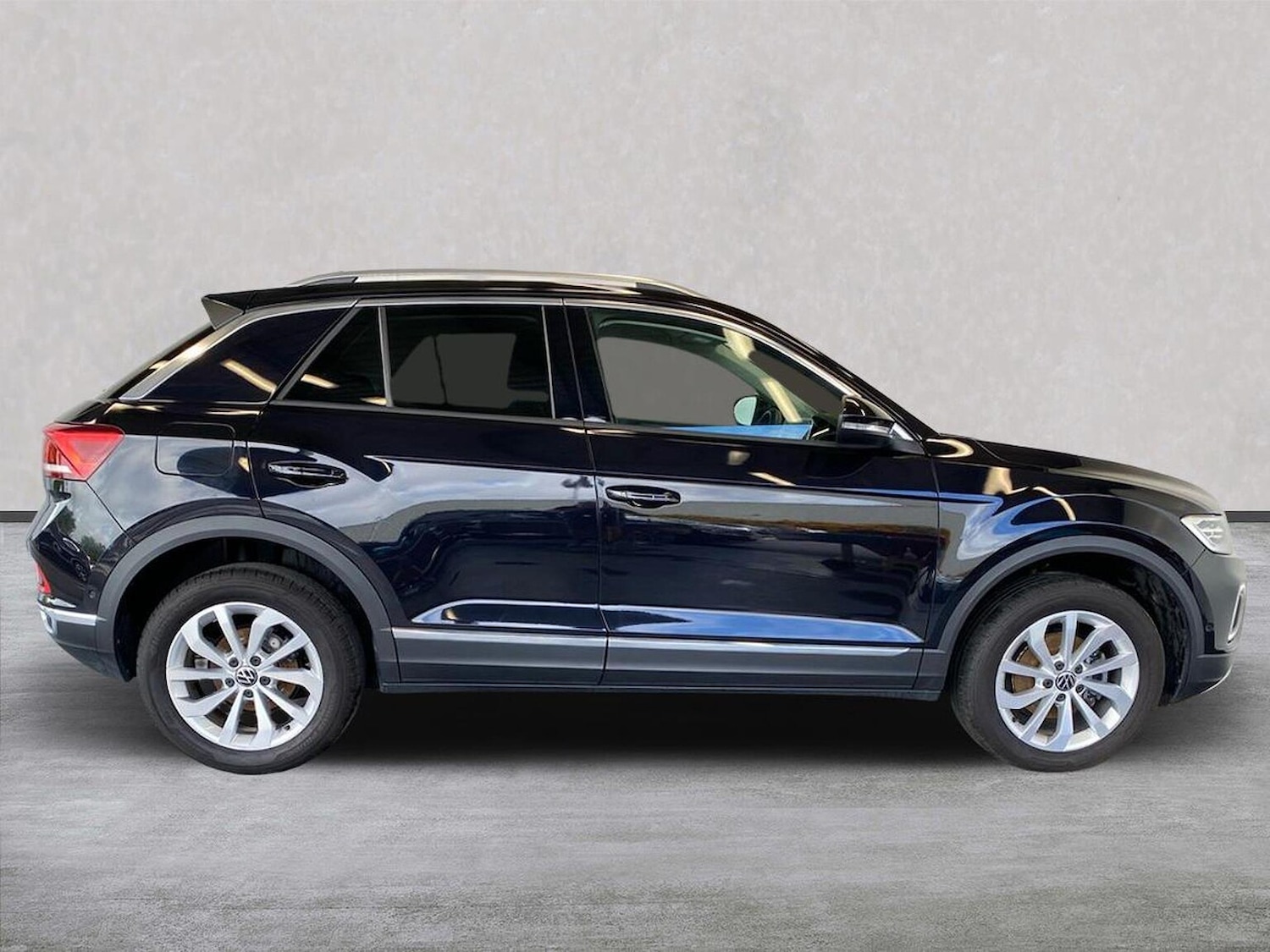 Used Volkswagen T-Roc 2024 for sale - 75994958: Photo 3