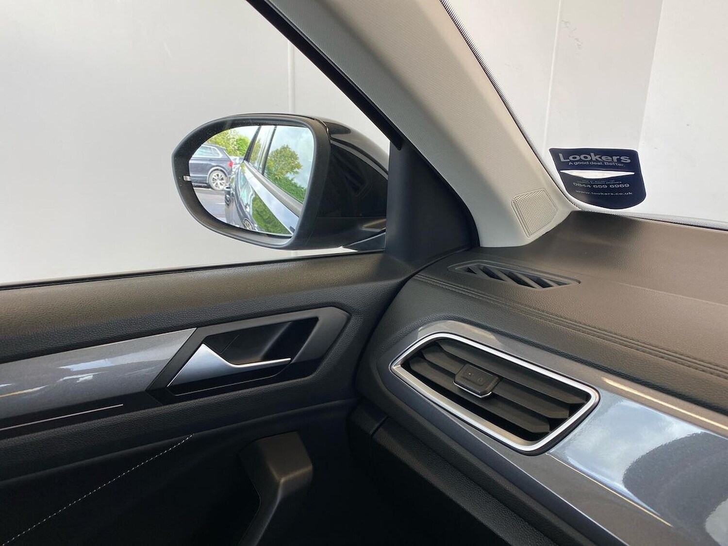 Used Volkswagen T-Roc 2024 for sale - 75994958: Photo 31