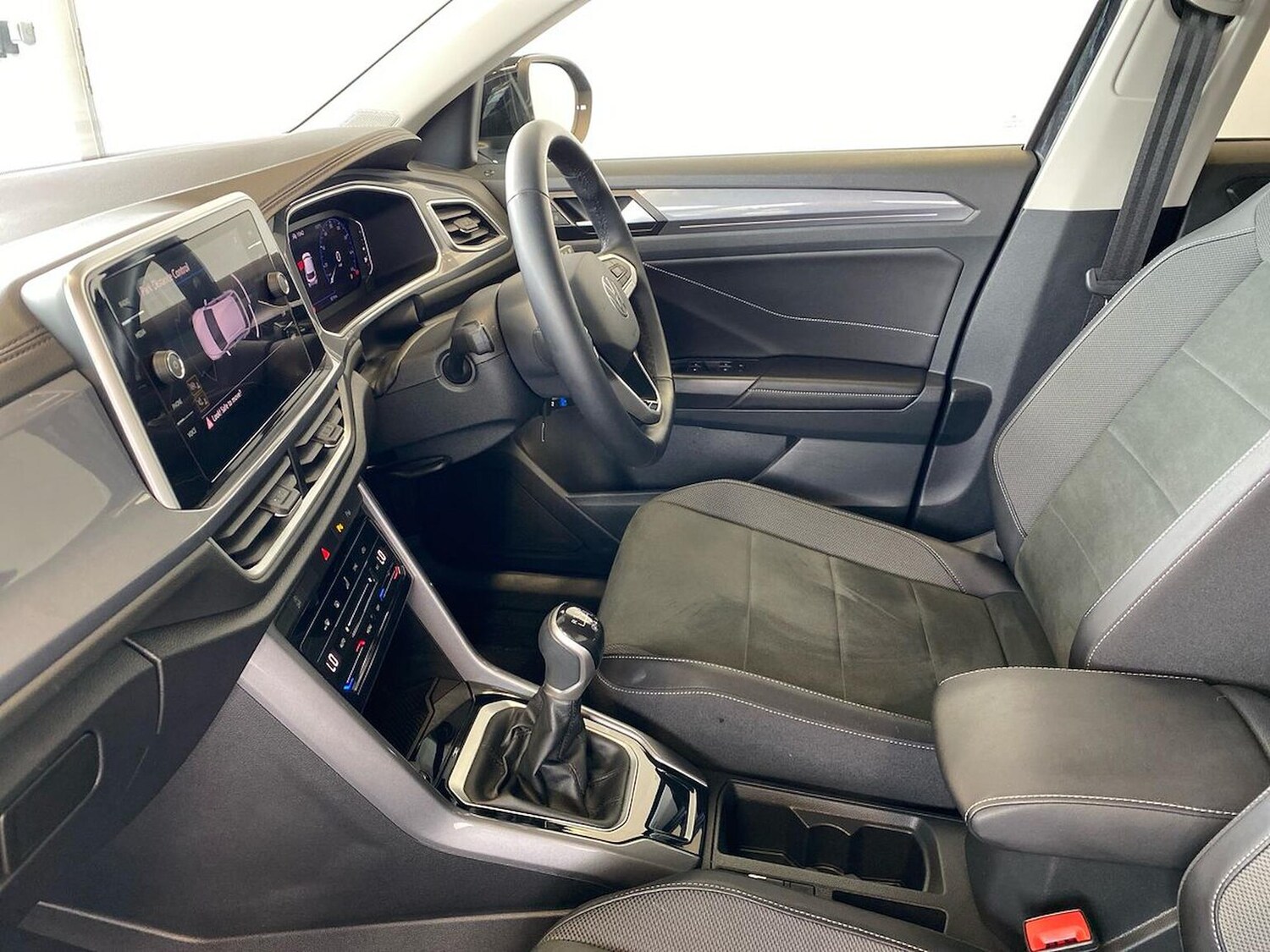 Used Volkswagen T-Roc 2024 for sale - 75994958: Photo 40