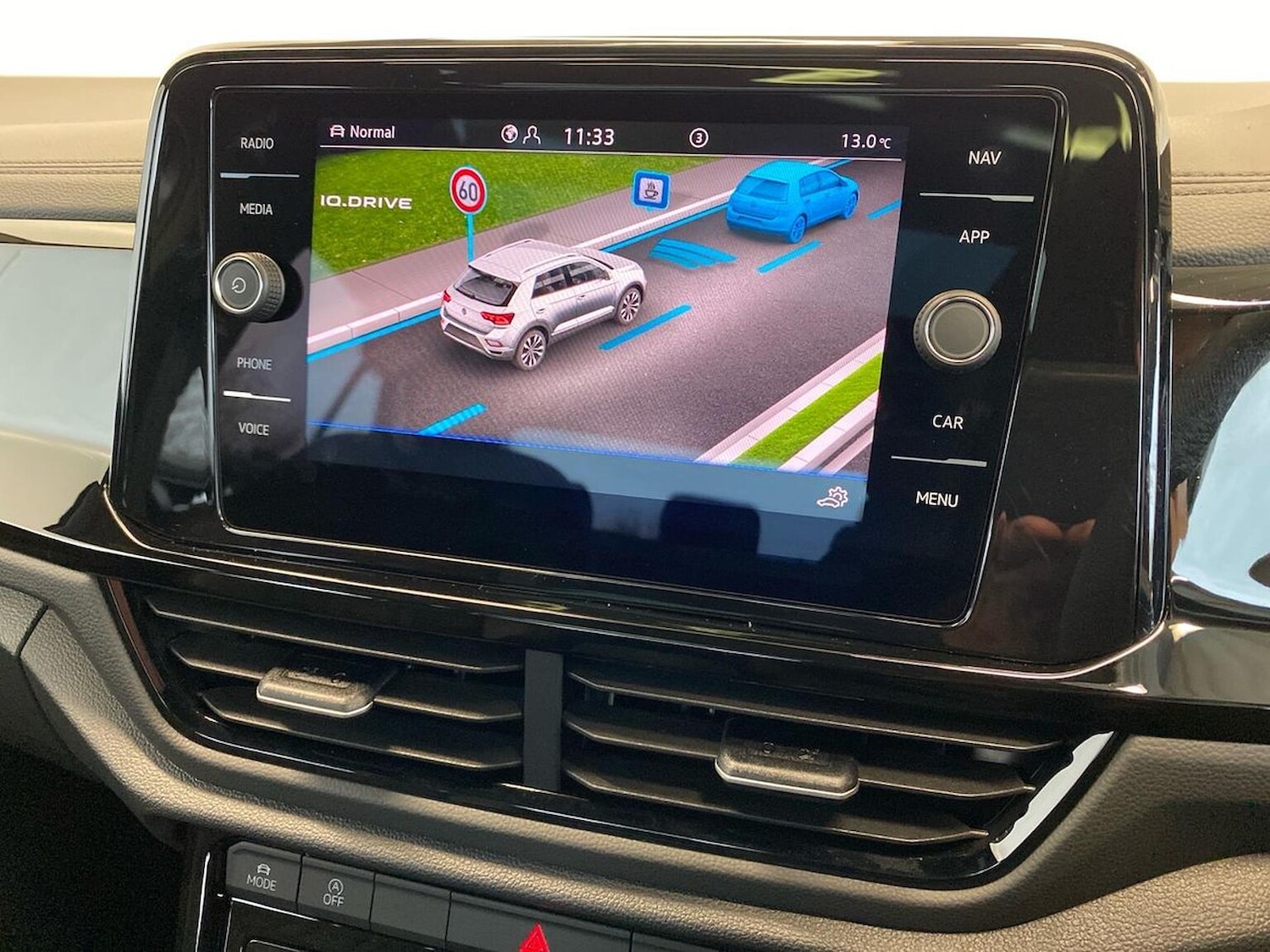 Used Volkswagen T-Roc 2025 for sale - 77632529: Photo 11