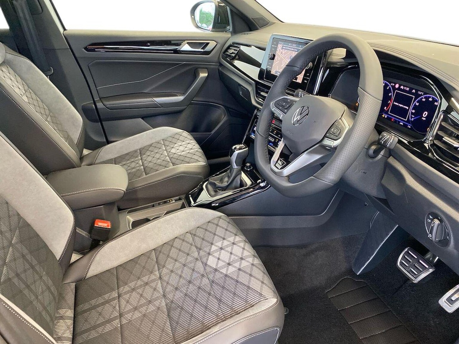 Used Volkswagen T-Roc 2025 for sale - 77632529: Photo 15