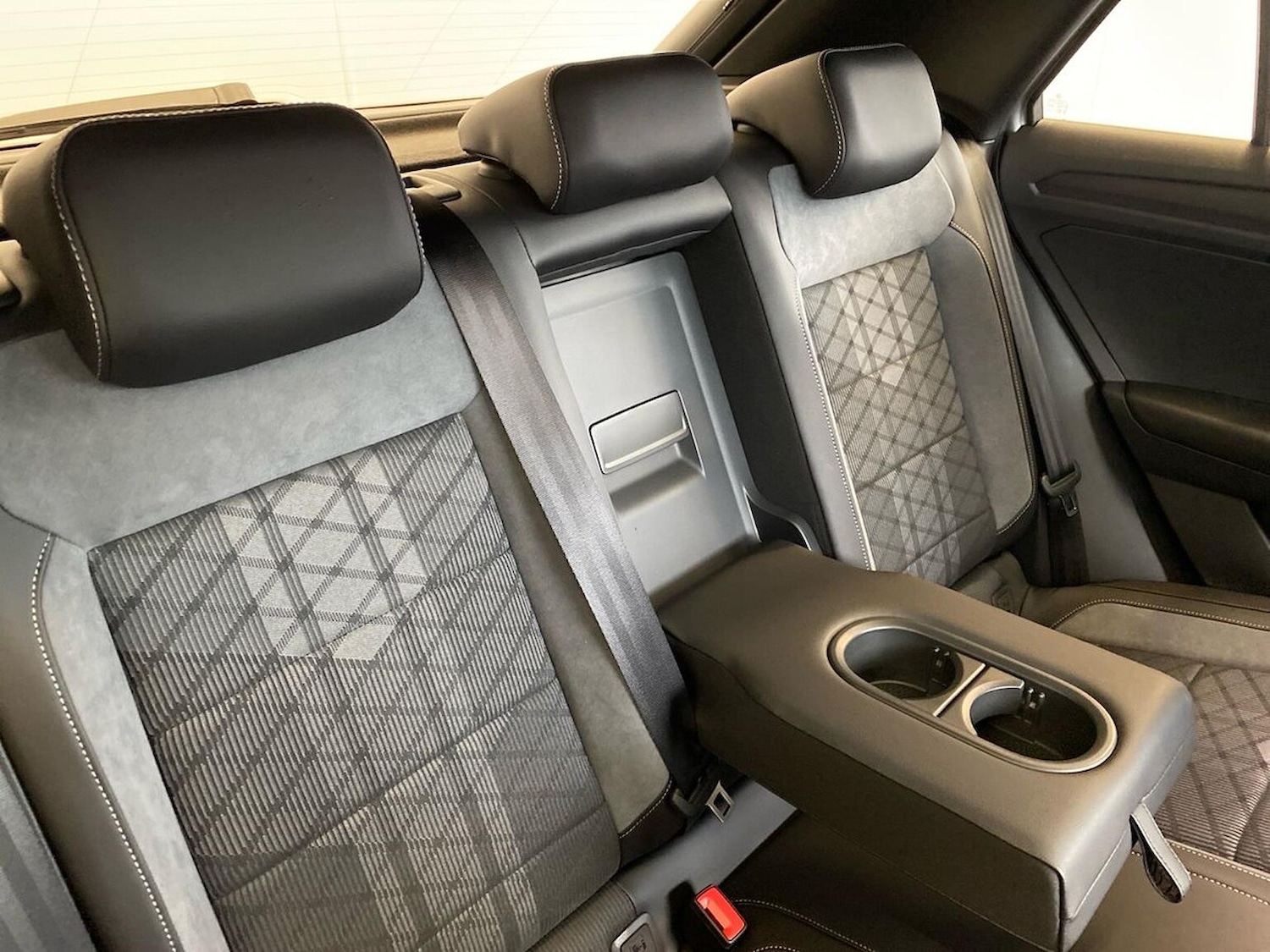 Used Volkswagen T-Roc 2025 for sale - 77632529: Photo 16