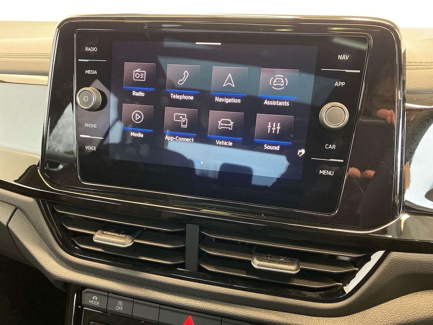 Used Volkswagen T-Roc 2025 for sale - 77632529: Photo 25