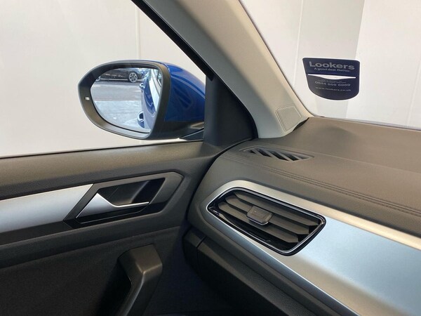 Used Volkswagen T-Roc 2023 for sale - 76225091: Photo 31