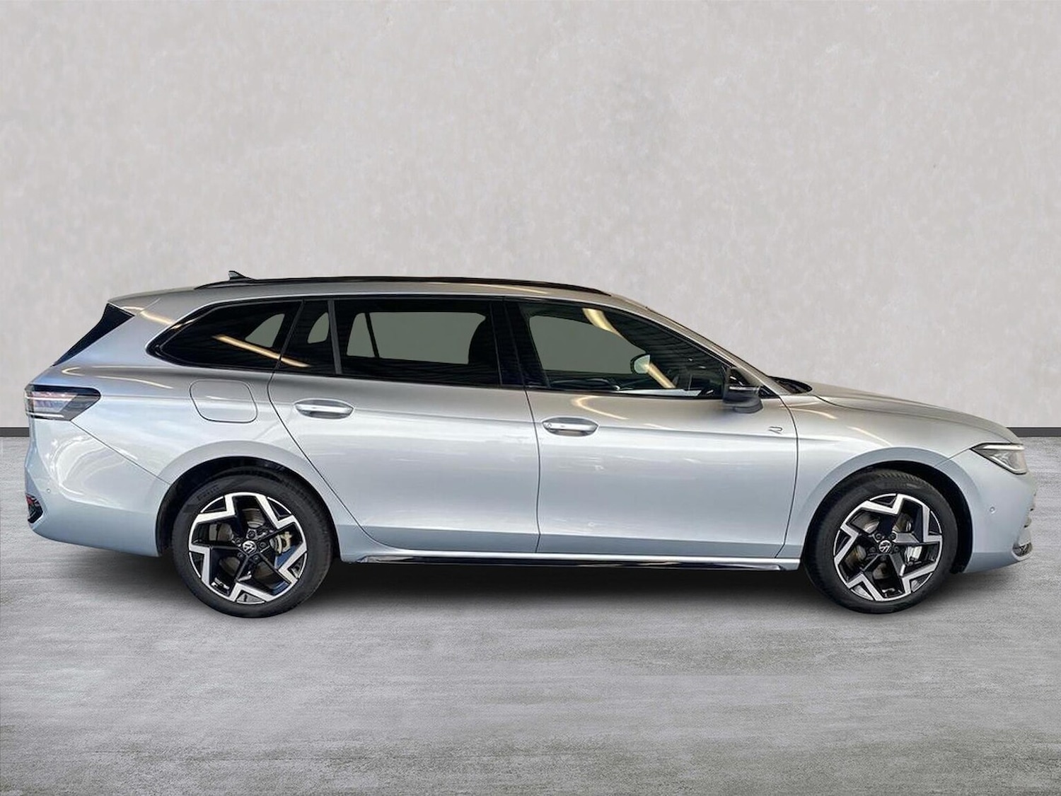 Used Volkswagen Passat 2025 for sale - 76171597: Photo 3