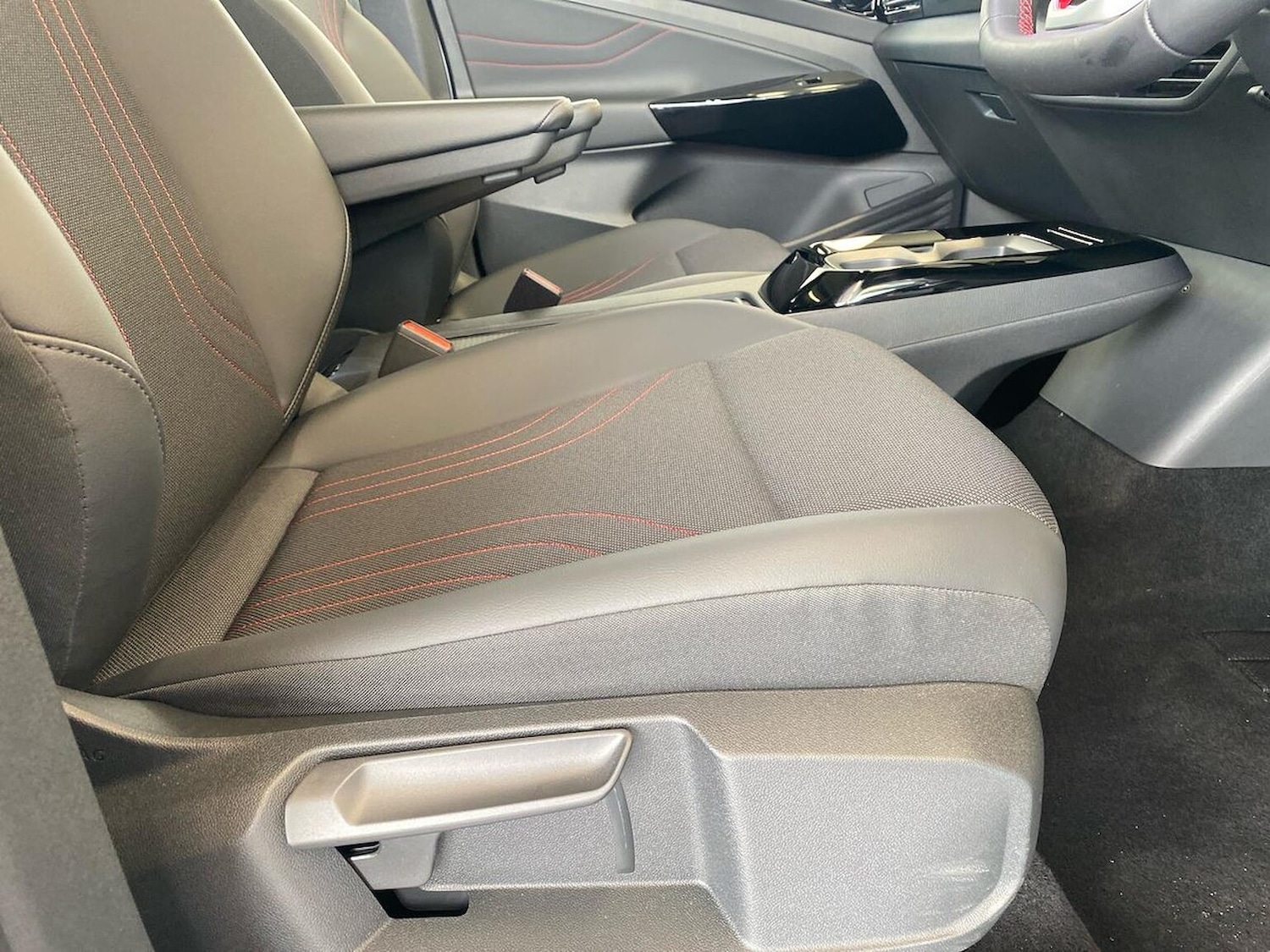 Used Volkswagen ID5 2025 for sale - 76171580: Photo 30