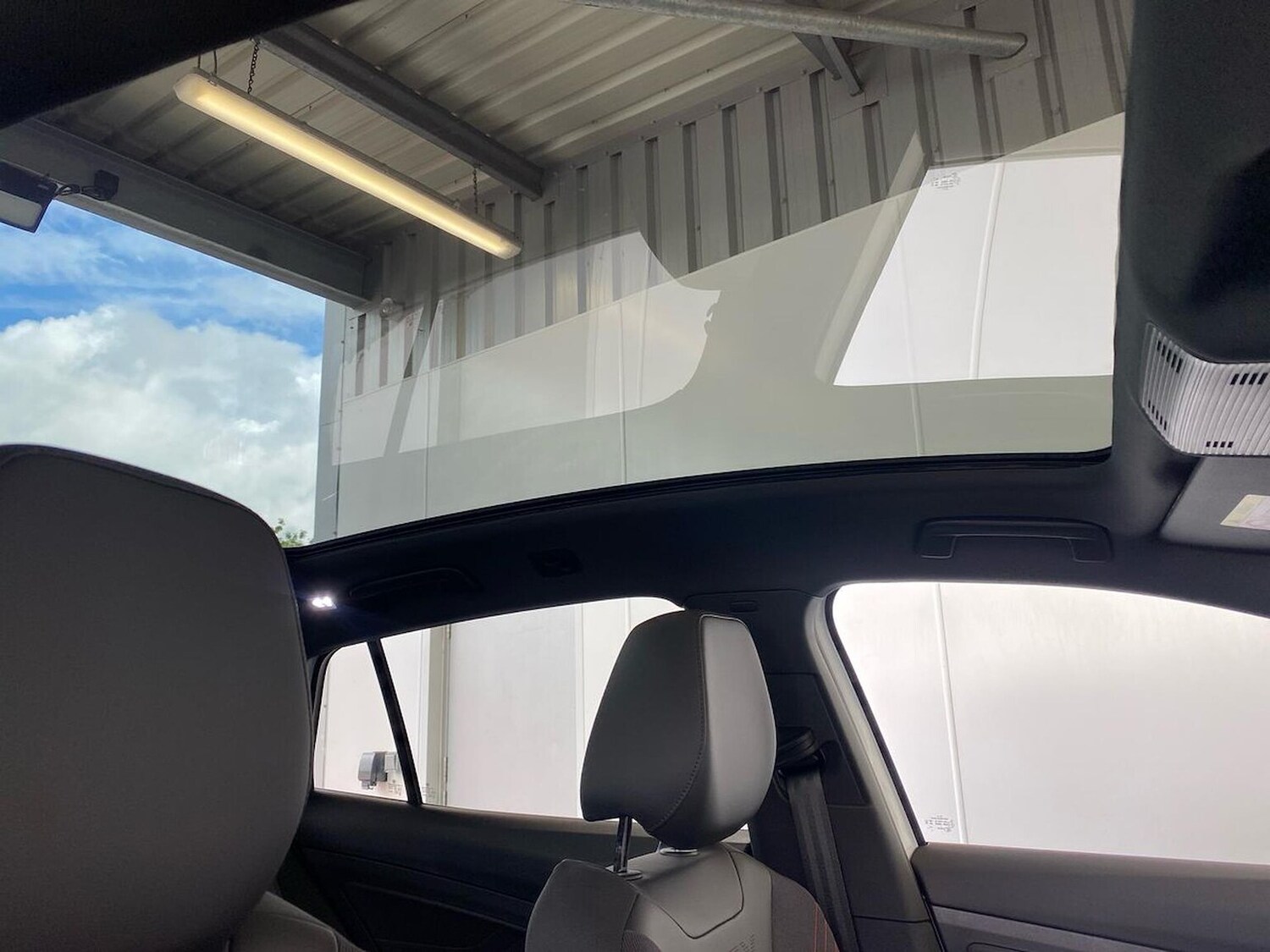 Used Volkswagen ID5 2025 for sale - 76171580: Photo 32