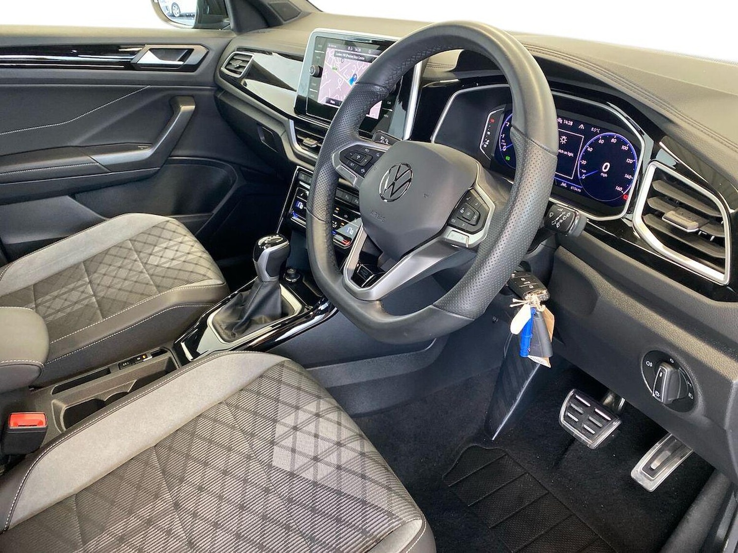 Used Volkswagen T-Roc 2025 for sale - 76694604: Photo 15