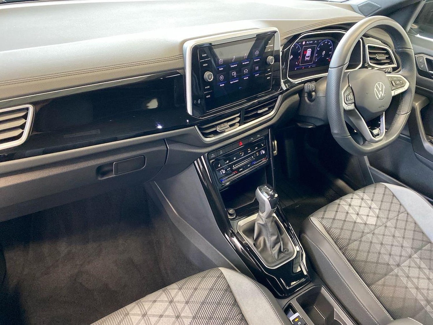 Used Volkswagen T-Roc 2025 for sale - 76694604: Photo 7