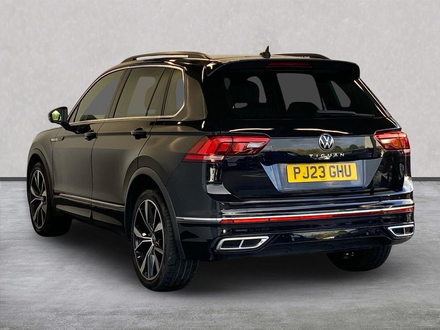 Used Volkswagen Tiguan 2023 for sale - 76392486: Photo 2