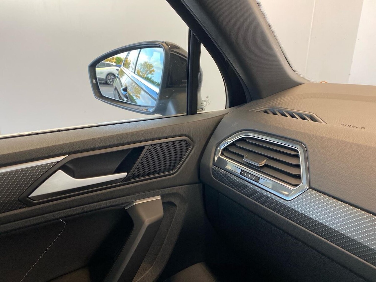 Used Volkswagen Tiguan 2023 for sale - 76392486: Photo 31