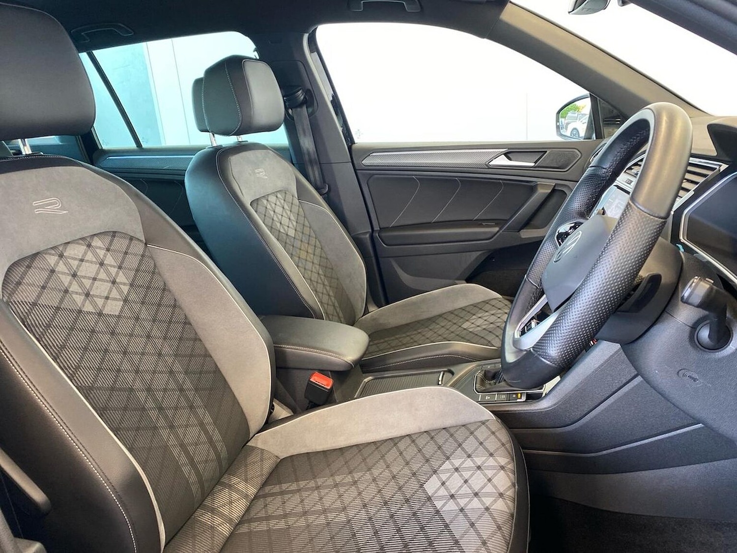 Used Volkswagen Tiguan 2023 for sale - 76392486: Photo 32