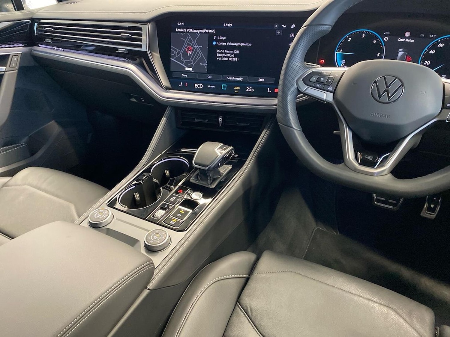 Used Volkswagen Touareg 2025 for sale - 77888599: Photo 13