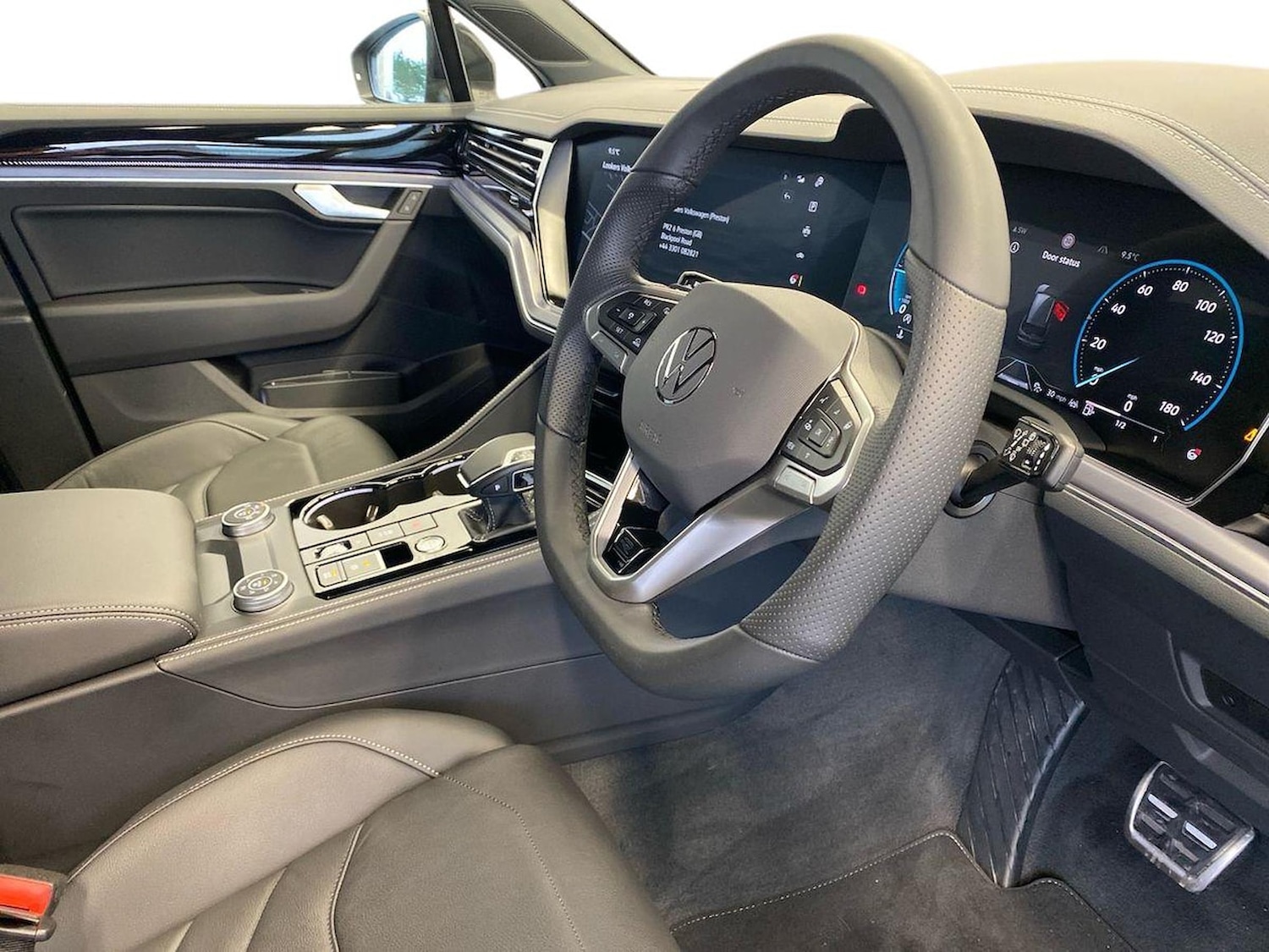 Used Volkswagen Touareg 2025 for sale - 77888599: Photo 15