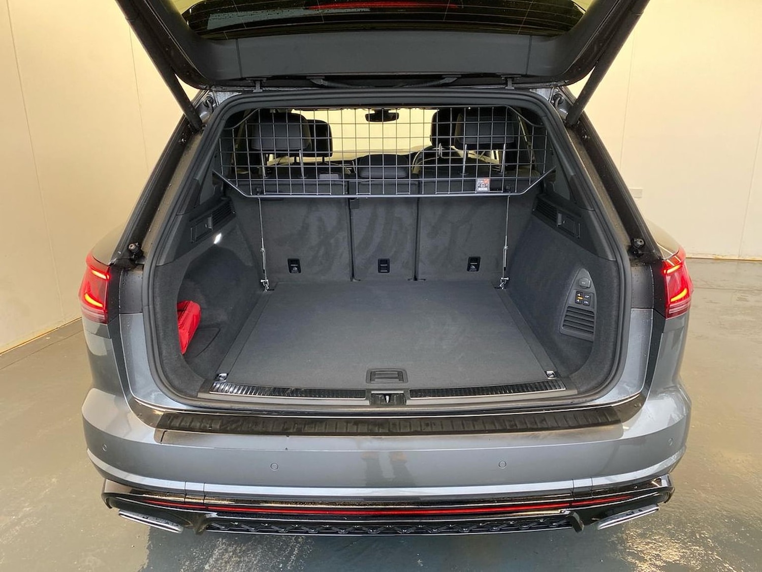 Used Volkswagen Touareg 2025 for sale - 77888599: Photo 17