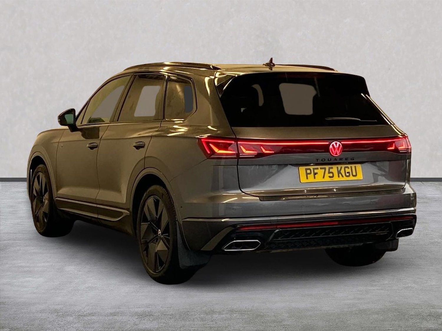 Used Volkswagen Touareg 2025 for sale - 77888599: Photo 2