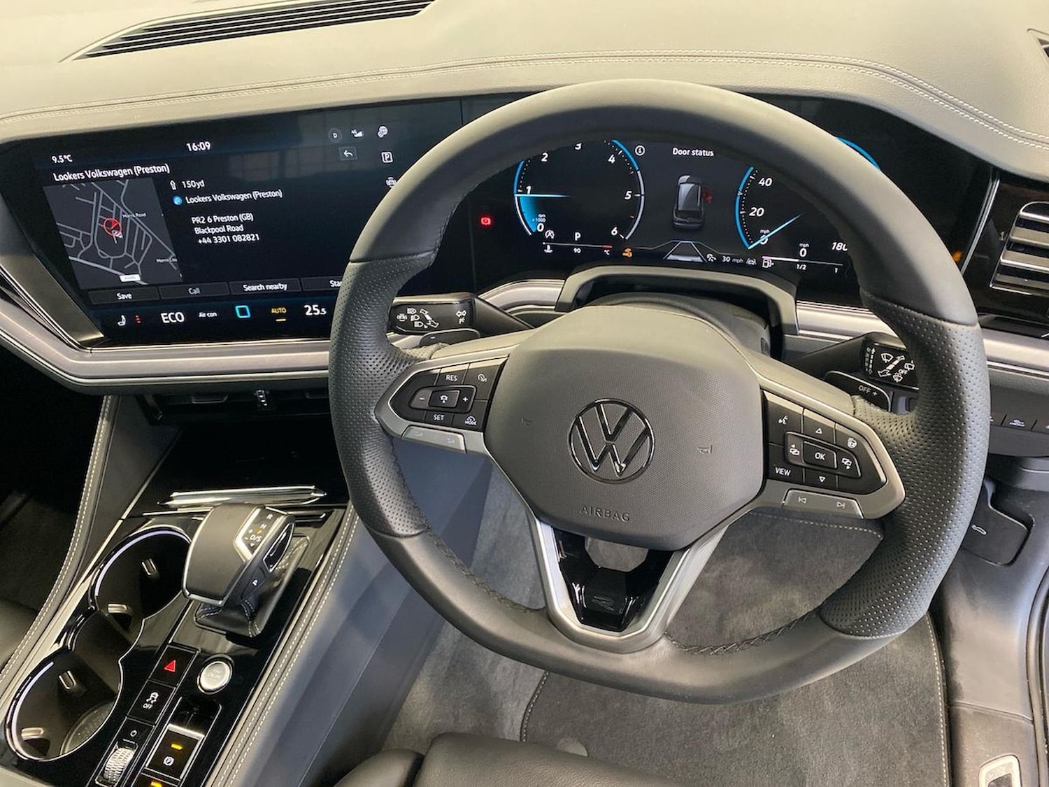 Used Volkswagen Touareg 2025 for sale - 77888599: Photo 27