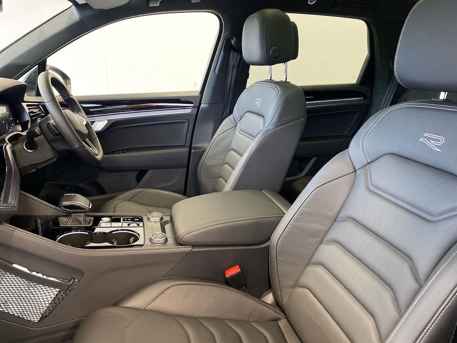 Used Volkswagen Touareg 2025 for sale - 77888599: Photo 39