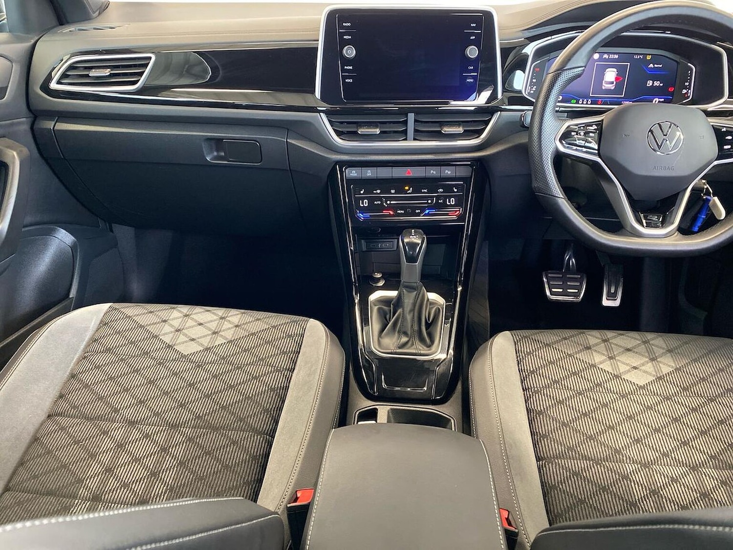 Used Volkswagen T-Roc 2022 for sale - 76706436: Photo 12