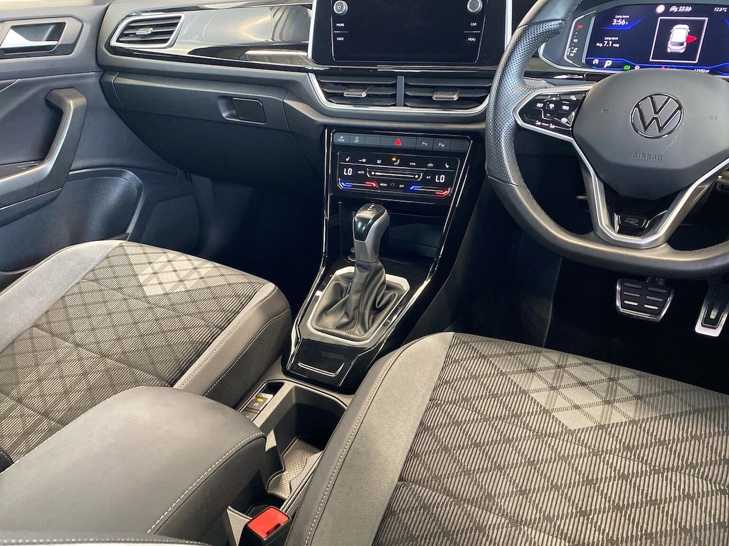 Used Volkswagen T-Roc 2022 for sale - 76706436: Photo 13