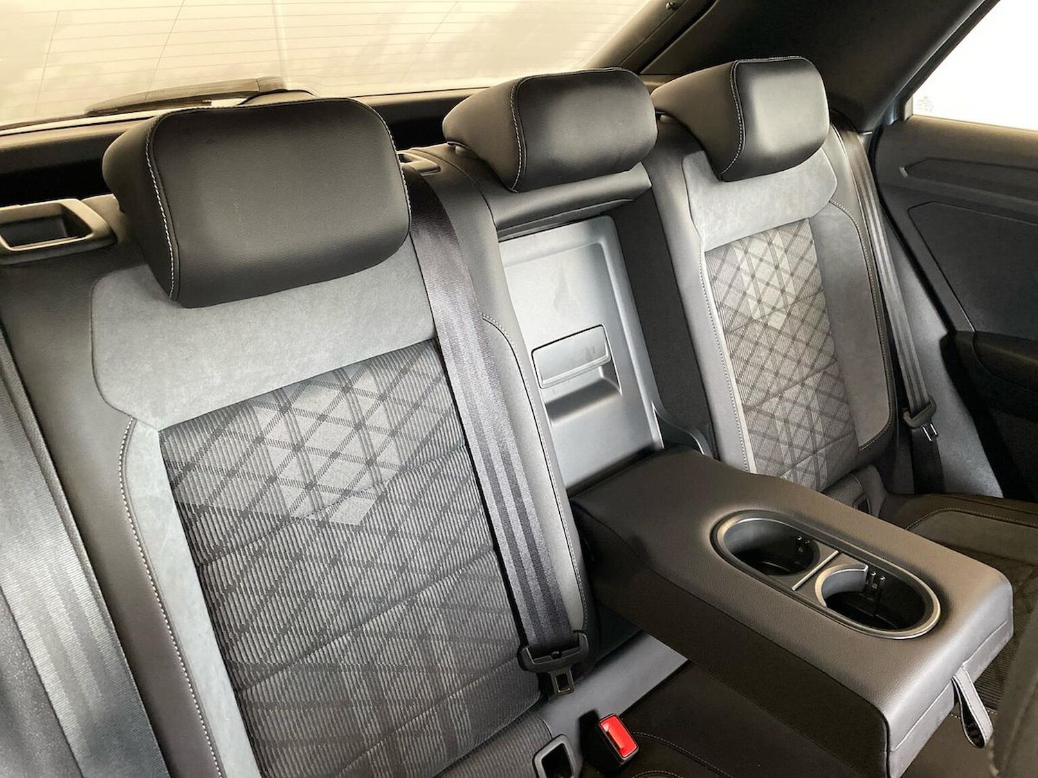 Used Volkswagen T-Roc 2022 for sale - 76706436: Photo 16