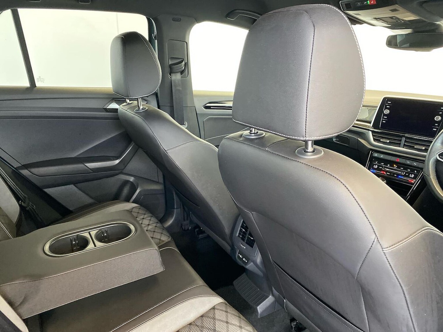 Used Volkswagen T-Roc 2022 for sale - 76706436: Photo 22