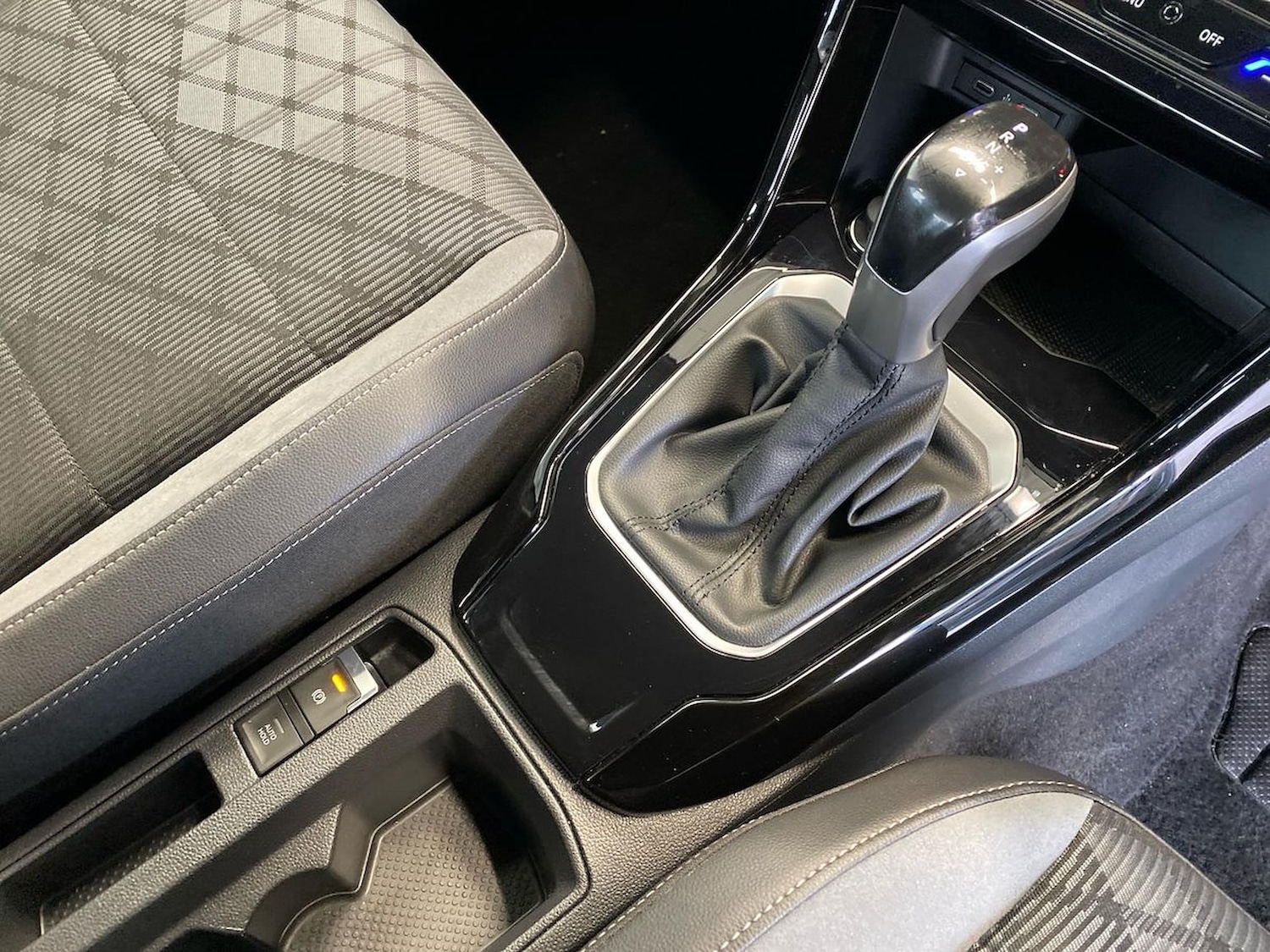 Used Volkswagen T-Roc 2022 for sale - 76706436: Photo 25