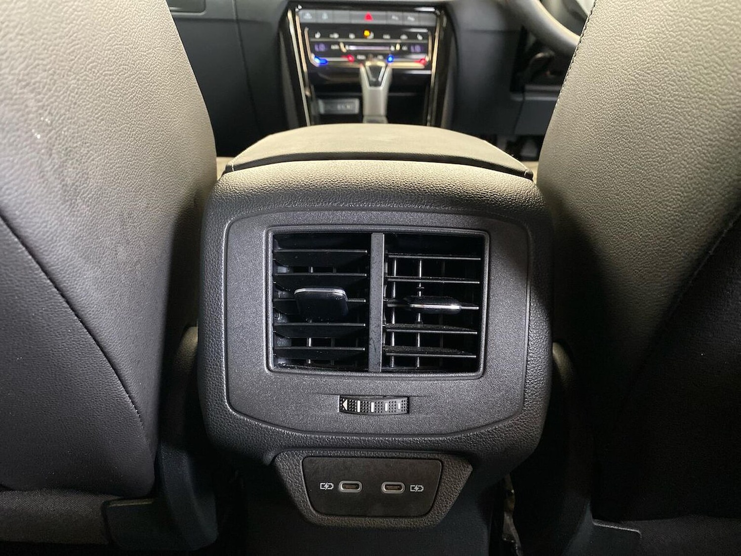 Used Volkswagen T-Roc 2022 for sale - 76706436: Photo 26