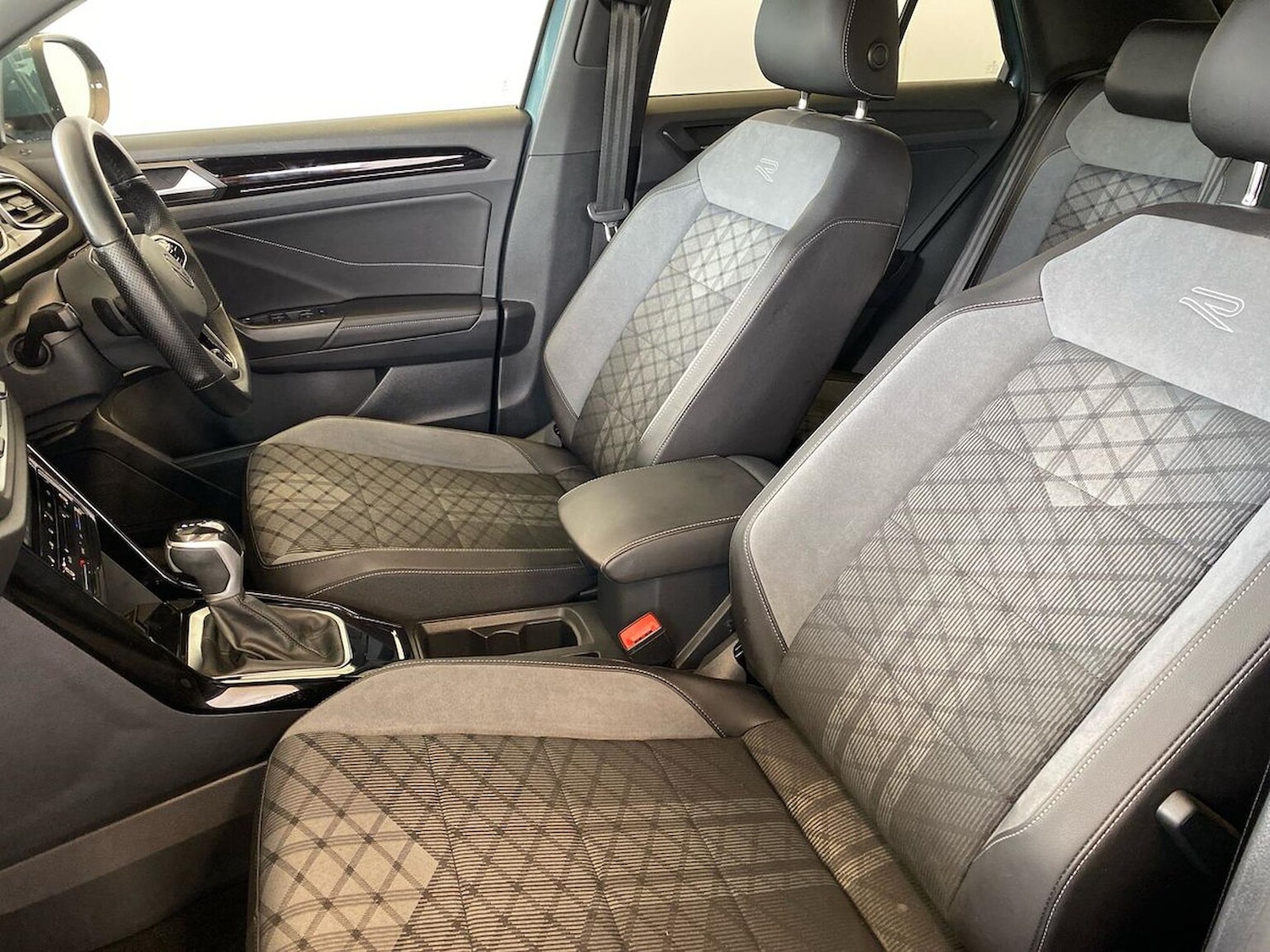 Used Volkswagen T-Roc 2022 for sale - 76706436: Photo 39