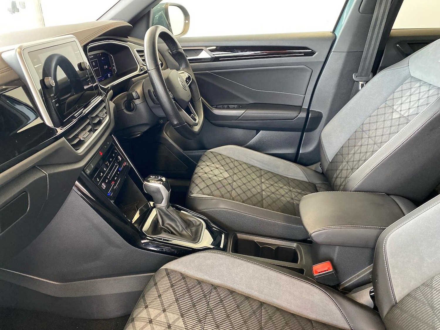 Used Volkswagen T-Roc 2022 for sale - 76706436: Photo 40