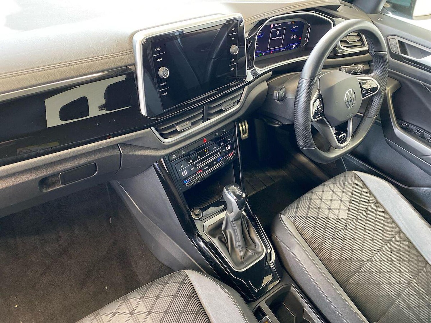 Used Volkswagen T-Roc 2022 for sale - 76706436: Photo 7