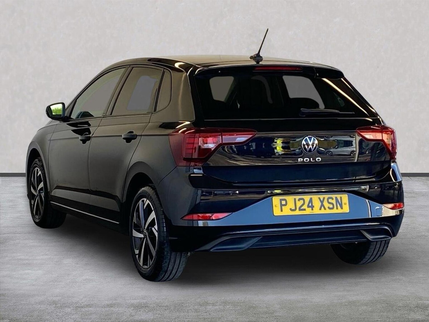 Used Volkswagen Polo 2024 for sale - 78223288: Photo 2