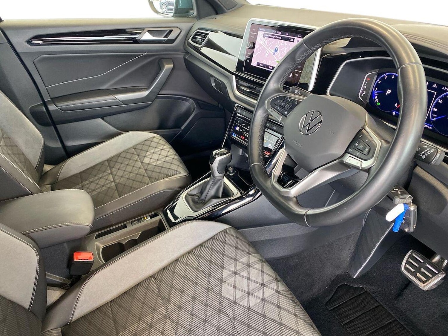 Used Volkswagen T-Roc 2024 for sale - 78039314: Photo 15