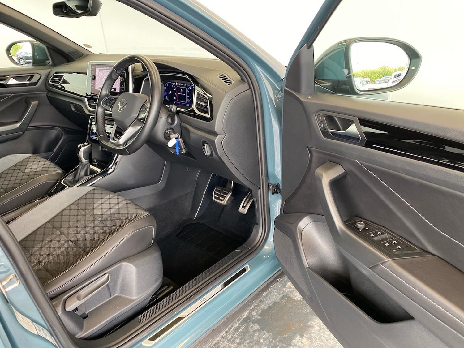 Used Volkswagen T-Roc 2024 for sale - 78039314: Photo 21