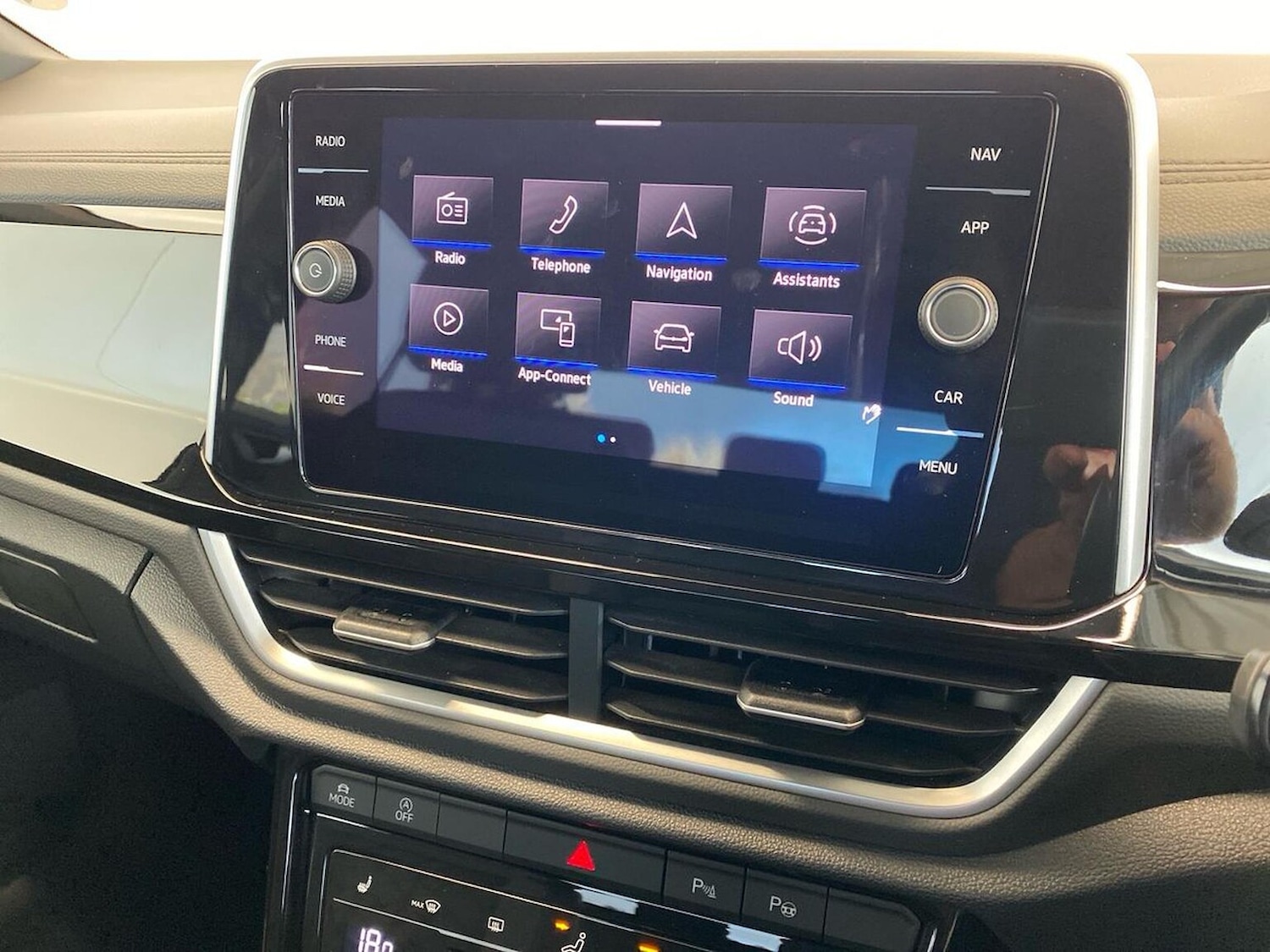 Used Volkswagen T-Roc 2024 for sale - 78039314: Photo 25