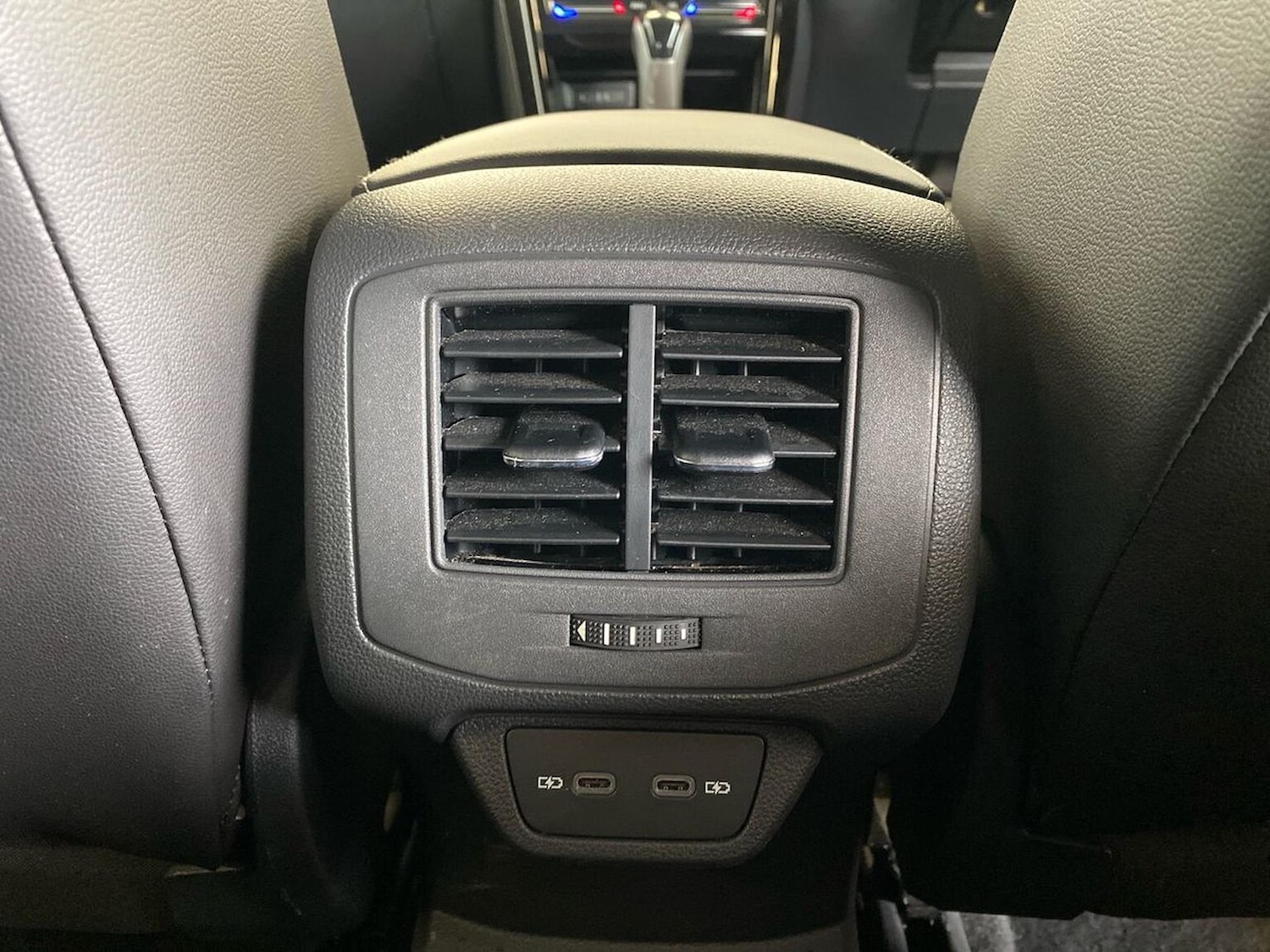 Used Volkswagen T-Roc 2024 for sale - 78039314: Photo 26