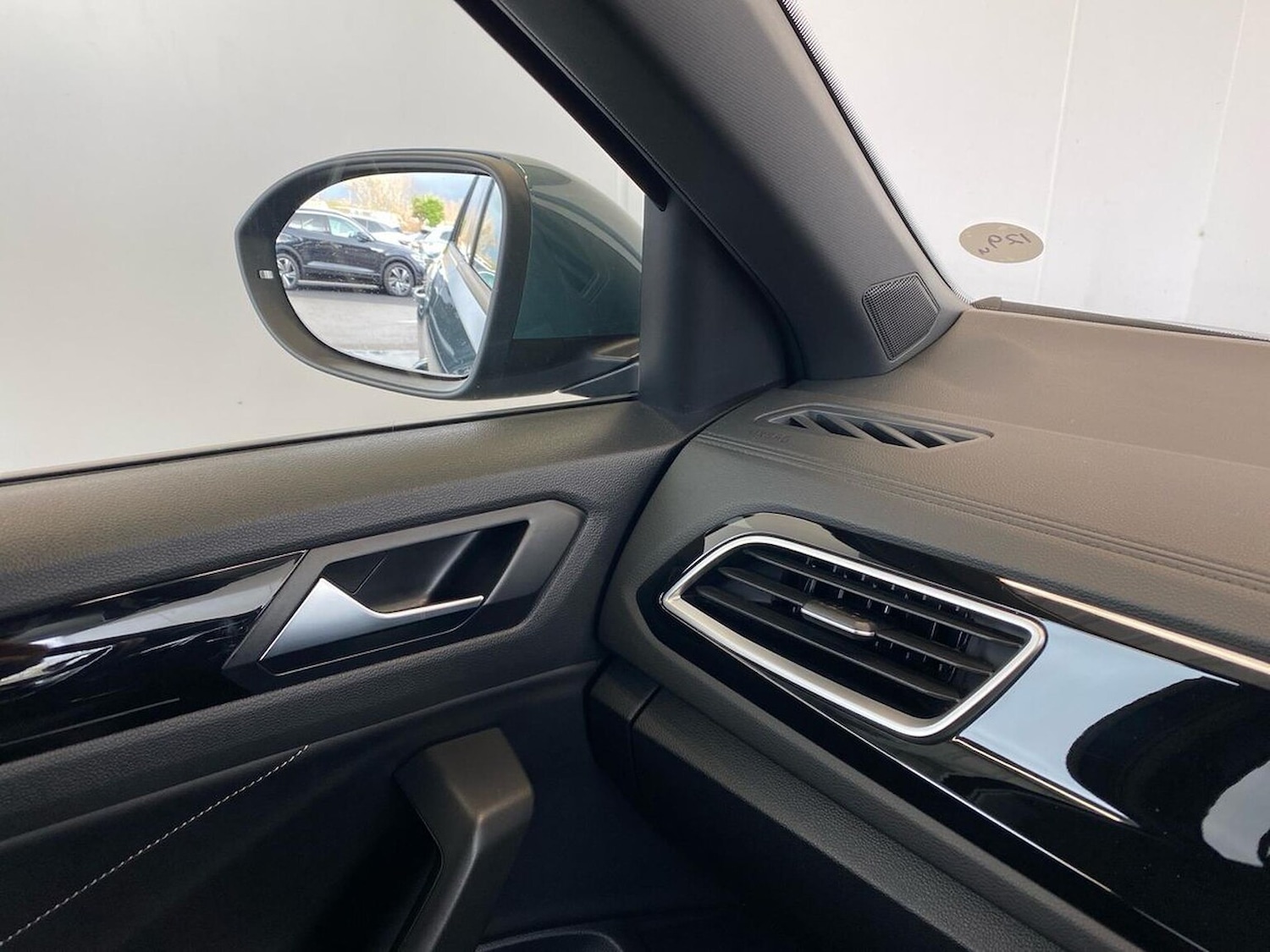 Used Volkswagen T-Roc 2024 for sale - 78039314: Photo 31