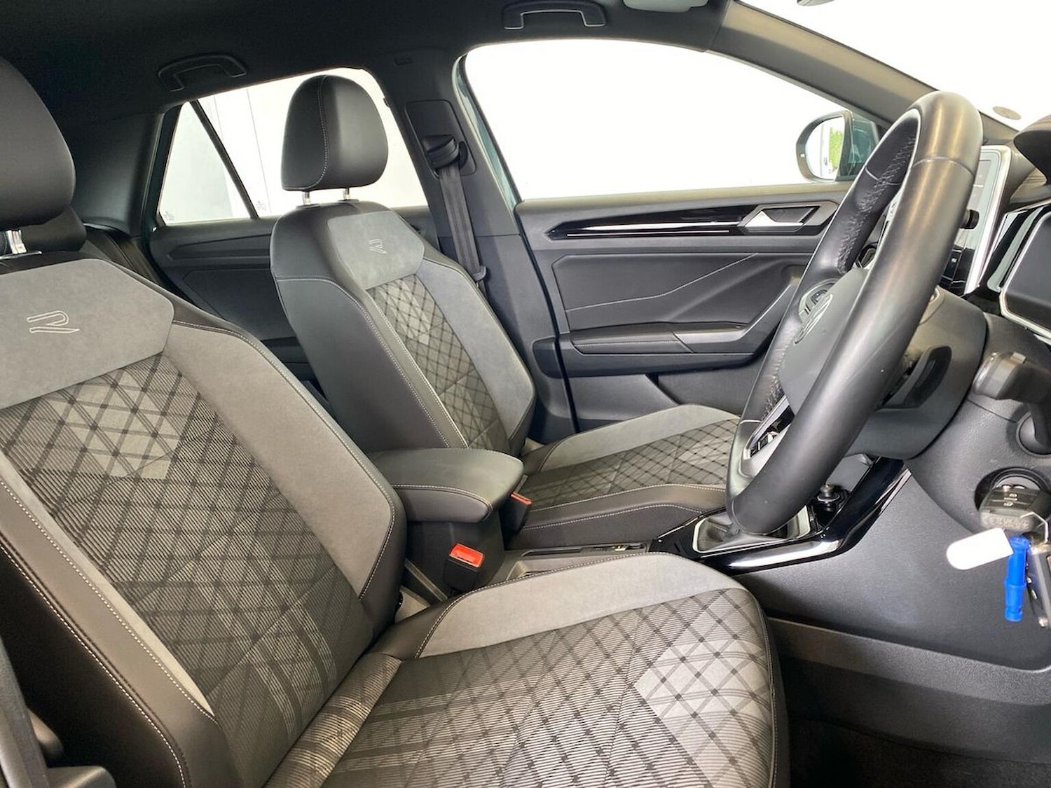 Used Volkswagen T-Roc 2024 for sale - 78039314: Photo 32